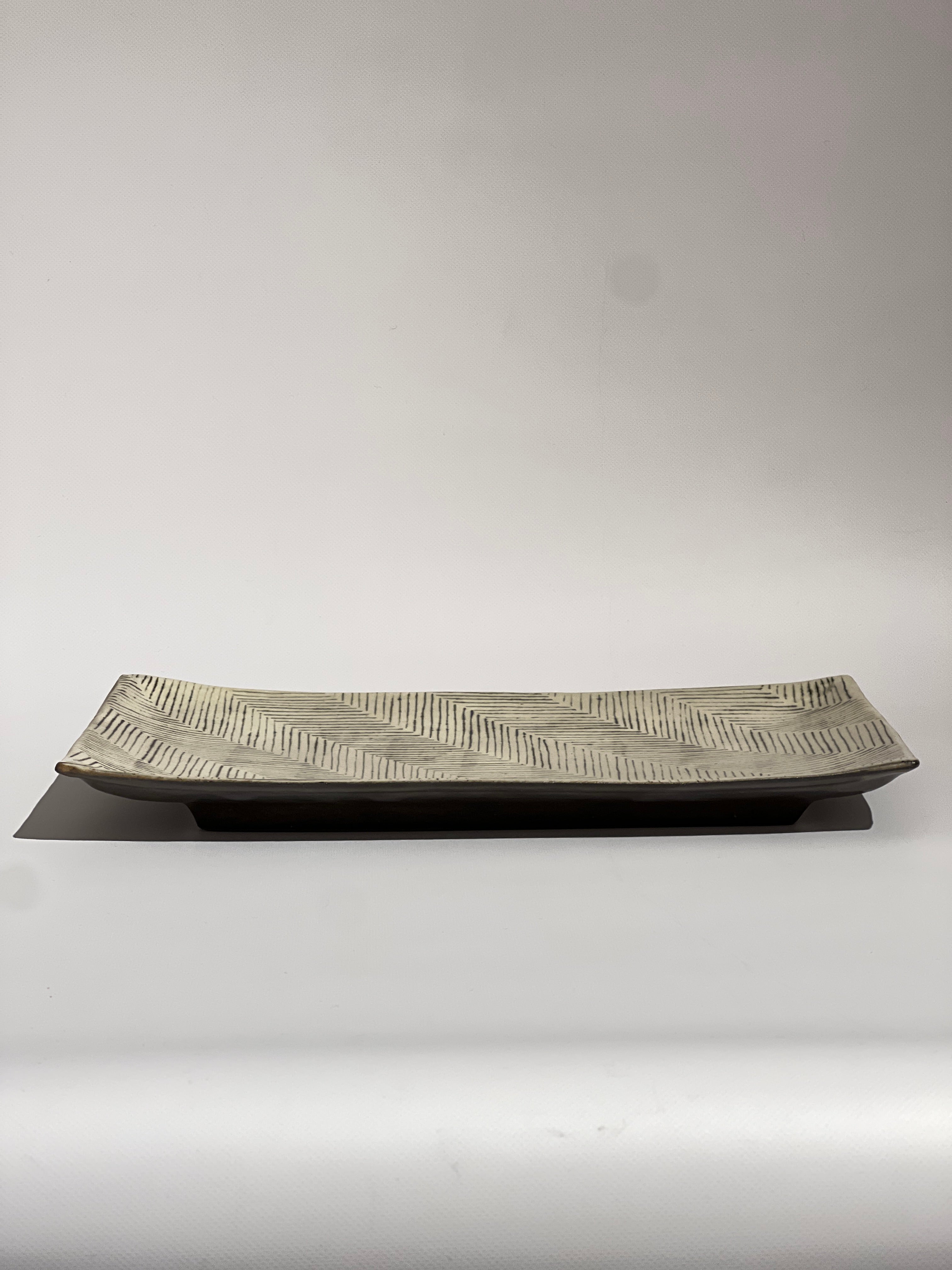 石岡 信之】鉄絵 線刻 長方大皿 矢羽根 | EGO STORE ー器と